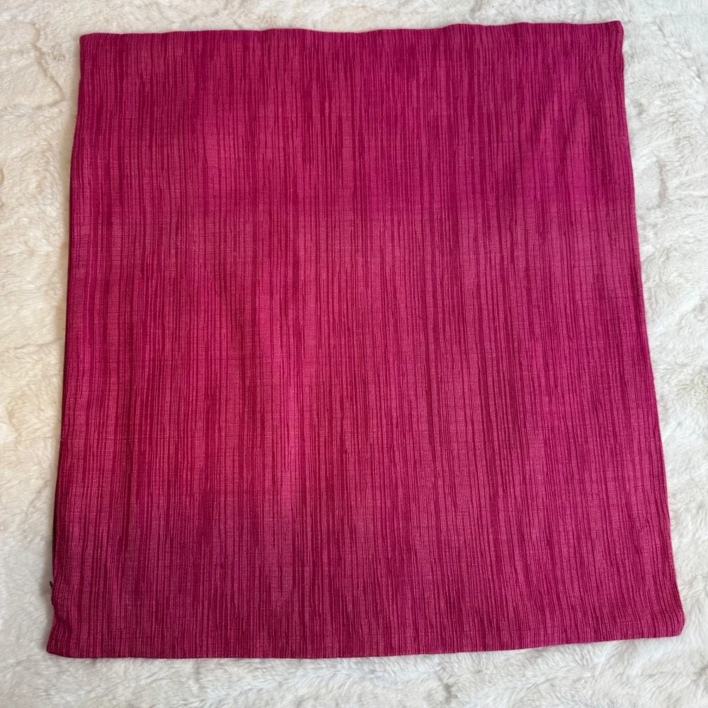 Crate & Barrel Lamont Hot Pink Ribbed Pillow Covers Set of 4 18x18 134-570